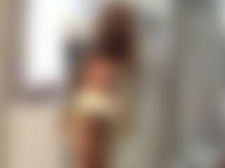 LonaLardin's Live Sex Cam Show