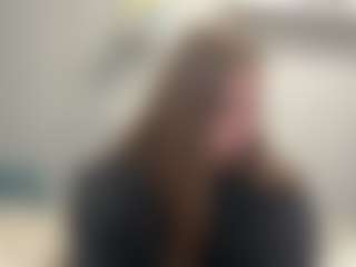 LonaLardin's Live Sex Cam Show