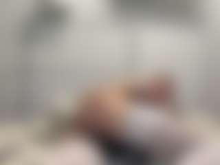 LonaLardin's Live Sex Cam Show
