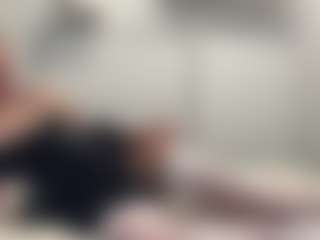 LonaLardin's Live Sex Cam Show