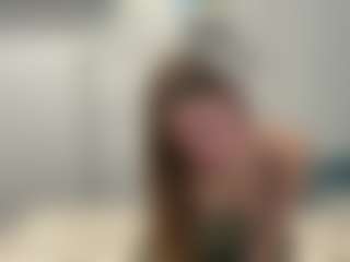 LonaLardin's Live Sex Cam Show