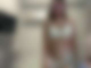LonaLardin's Live Sex Cam Show