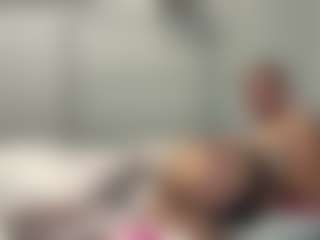 LonaLardin's Live Sex Cam Show
