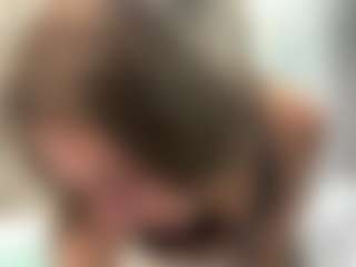 LonaLardin's Live Sex Cam Show