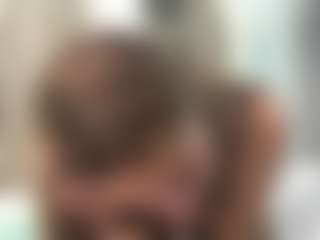 LonaLardin's Live Sex Cam Show