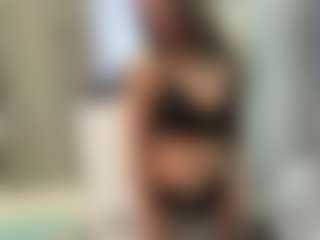 LonaLardin's Live Sex Cam Show