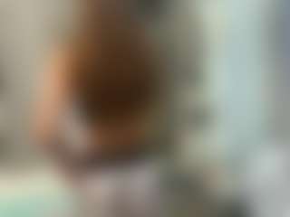 LonaLardin's Live Sex Cam Show