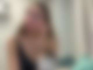 LonaLardin's Live Sex Cam Show