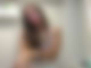 LonaLardin's Live Sex Cam Show
