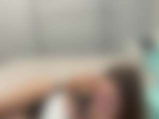LonaLardin's Live Sex Cam Show