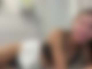 LonaLardin's Live Sex Cam Show