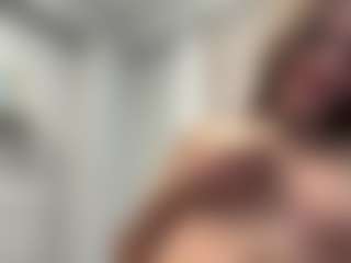 LonaLardin's Live Sex Cam Show