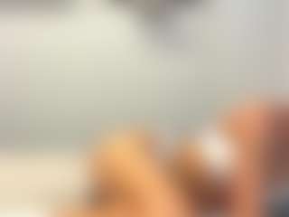 LonaLardin's Live Sex Cam Show