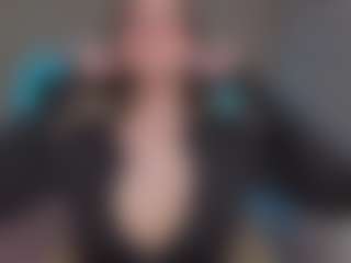 Live cam show with Lux - Deepthroat on Camiplay Live