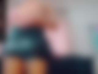 Live cam show with Abby-Whitt - Smoking on CamSextacy