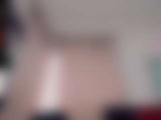 Live cam show with Abby-Whitt - Average on CamClone
