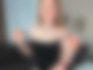 Live cam show with ChanteClingan - Average on SquirtSoMuch