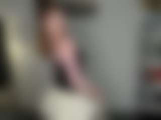 Live cam show with ChanteClingan - Fuck Machine on Camsoda