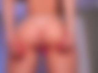 LoretaLouria's Live Sex Cam Show