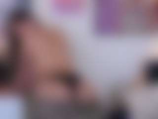 Live cam show with LoretaLouria - Sexting on Camsoda