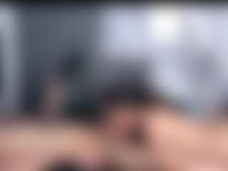 Live cam show with LunandCarlos - Handjob on sexylivex.com