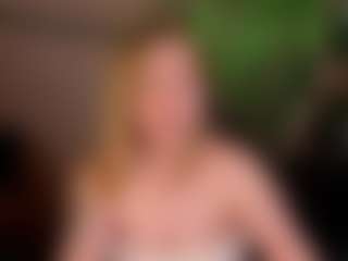 Live cam show with Margo - Curvy Teen (18+) on Dare Cams