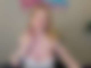 Live cam show with Margo - Cute on Camsoda
