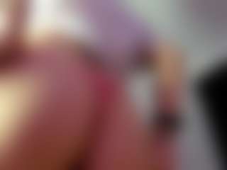 Live cam show with ShaunaDream - Petite MILF on Camsoda