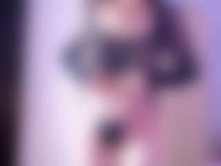 Live cam show with ShaunaDream - Skinny MILF on alttransgirls