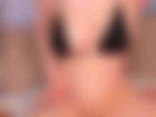 Live cam show with DELAY-LALEA - Genital Piercings on Dolls Live