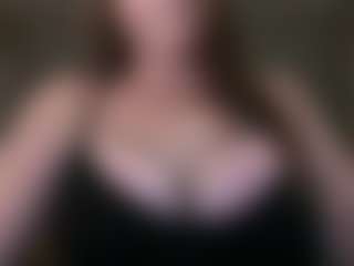 Live cam show with TrixieLynn69 - Public Brown Hair on Camiplay Live