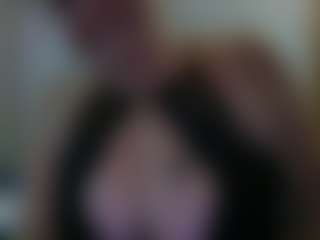Live cam show with TrixieLynn69 - Brown Hair on Camsoda