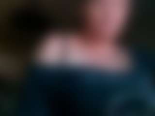 Live cam show with TrixieLynn69 - Spank Brown Hair on Latina Girls