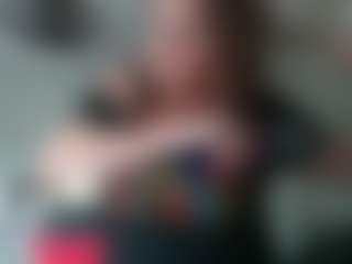 Spettacolo in cam dal vivo con TrixieLynn69 - Spank Mature su Camsoda
