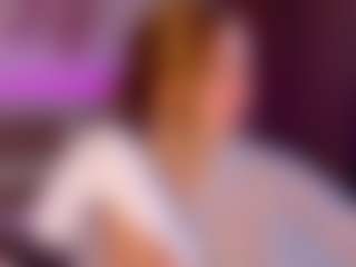 Live cam show with LunaXBaddie - Striptease on Livezox