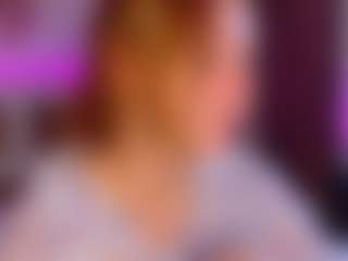 Live cam show with LunaXBaddie - Brown Hair on Hubzter Live