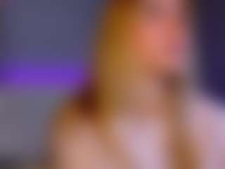 Live cam show with LunaXBaddie - Brown Hair on Camsoda