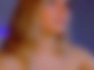 Live cam show with LunaXBaddie - Shaved Pussy on SmokeAndPoke