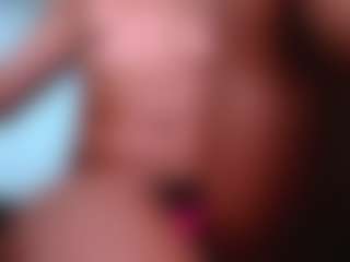 loisfer28's Live Sex Cam Show