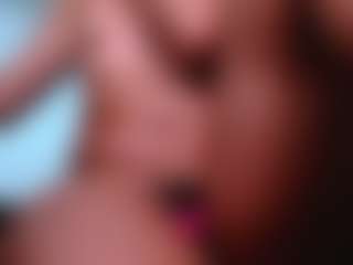 loisfer28's Live Sex Cam Show