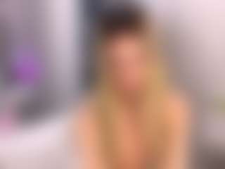 Live cam show with MarqueriteWieberg - Upskirt on live18s.com
