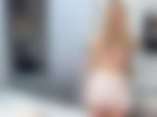 Live cam show with MarqueriteWieberg - Athletic on StripNow