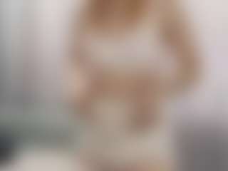 Live cam show with RosauraGalam - College on Streamer API