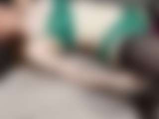 Live cam show with RosauraGalam - Teen (18+) on Stripli.com