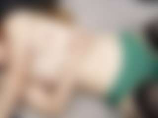 Live cam show with RosauraGalam - Brown Hair on studioflirtlive.com