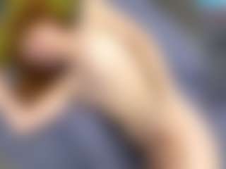 Live cam show with RosauraGalam - College on Camming Site