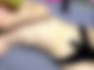Live cam show with RosauraGalam - Squirt on Chatstar