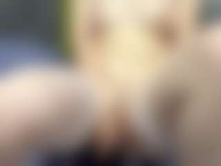 Live cam show with RosauraGalam - Granny on Hubzter Live