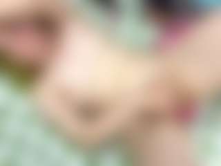 RosauraGalam's Live Sex Cam Show