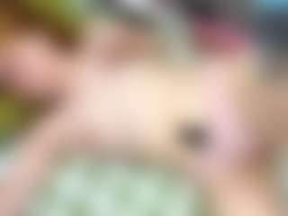 Live cam show with RosauraGalam - Red Hair Amateur on SxyPornLive